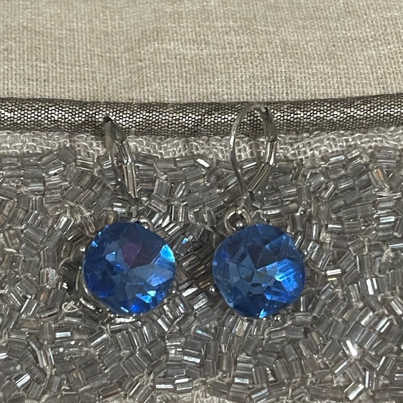 Elegant Blue Gemstone Earrings - Picture 3 of 6